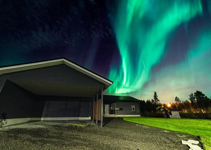 Villa Polar Lights With Jacuzzi By Booklapland