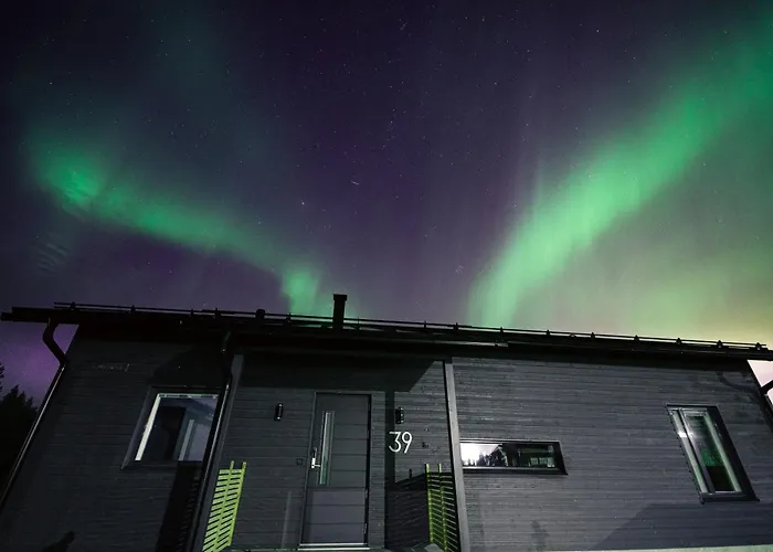 Villa Polar Lights With Jacuzzi By Booklapland