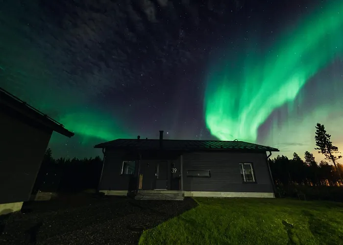 Villa Polar Lights With Jacuzzi By Booklapland