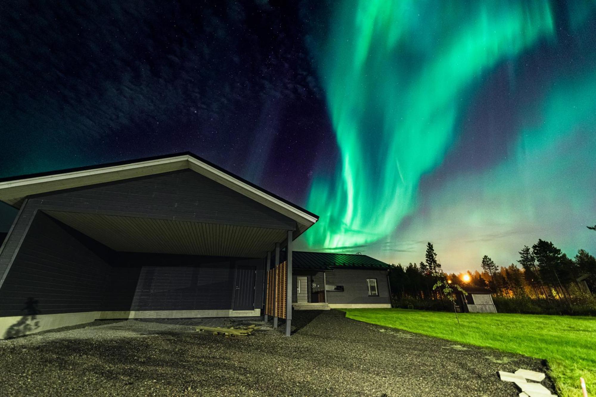 Villa Polar Lights With Jacuzzi By Booklapland *